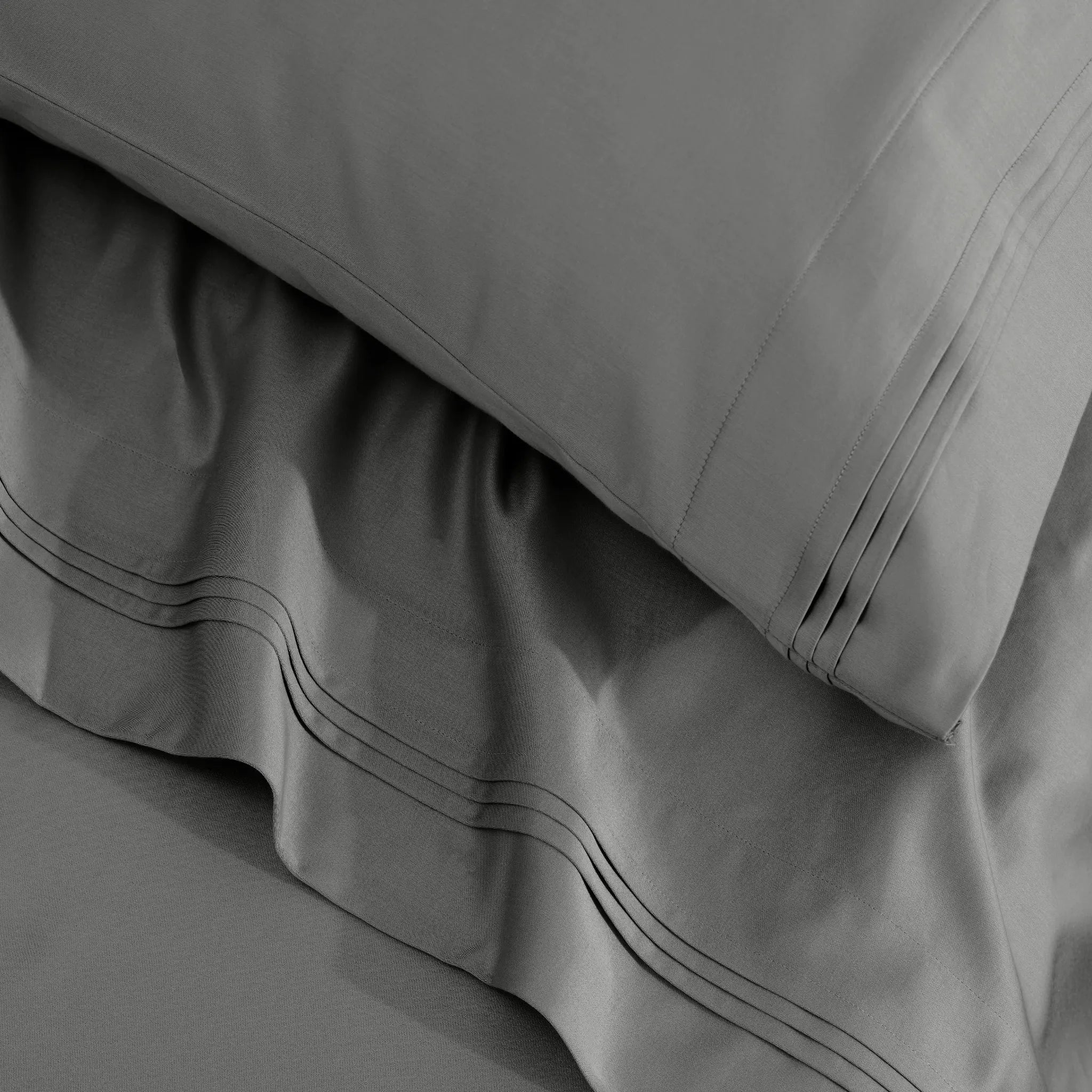 650 Thread Count Egyptian Cotton Solid Pillowcase Set - Blue Nile Mills