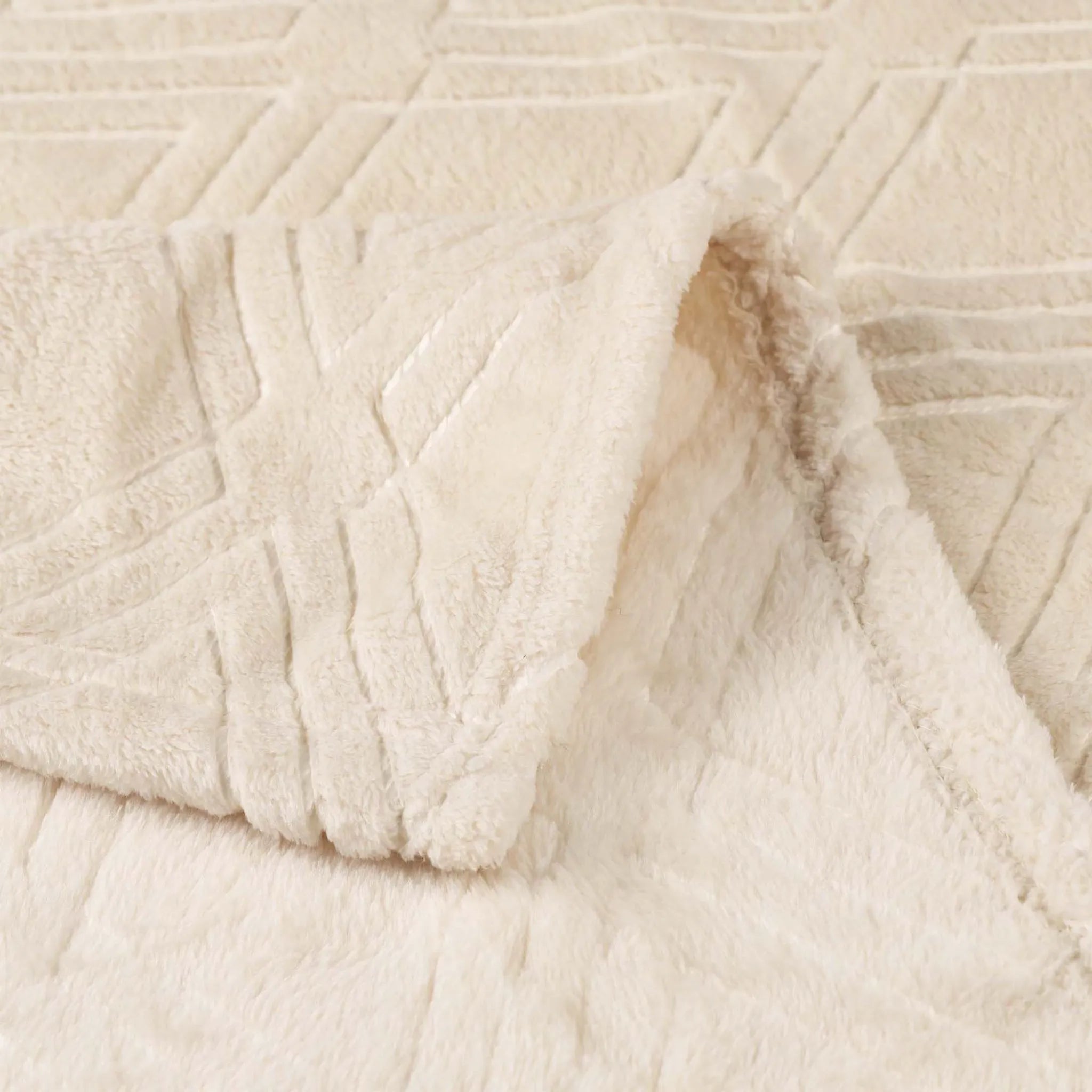 Alaska Diamond Plush Fleece Ultra-Soft Blanket
