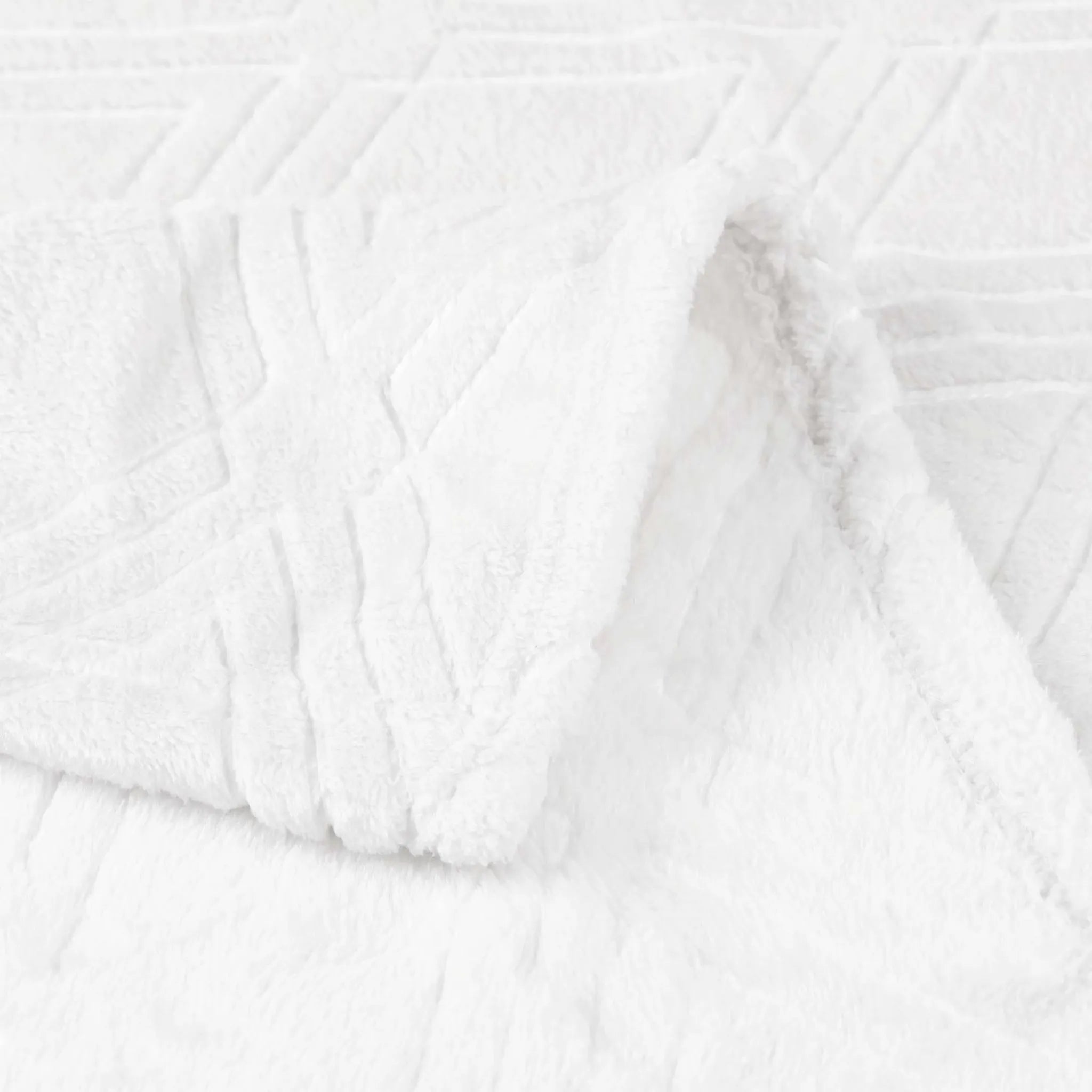 Alaska Diamond Plush Fleece Ultra-Soft Blanket