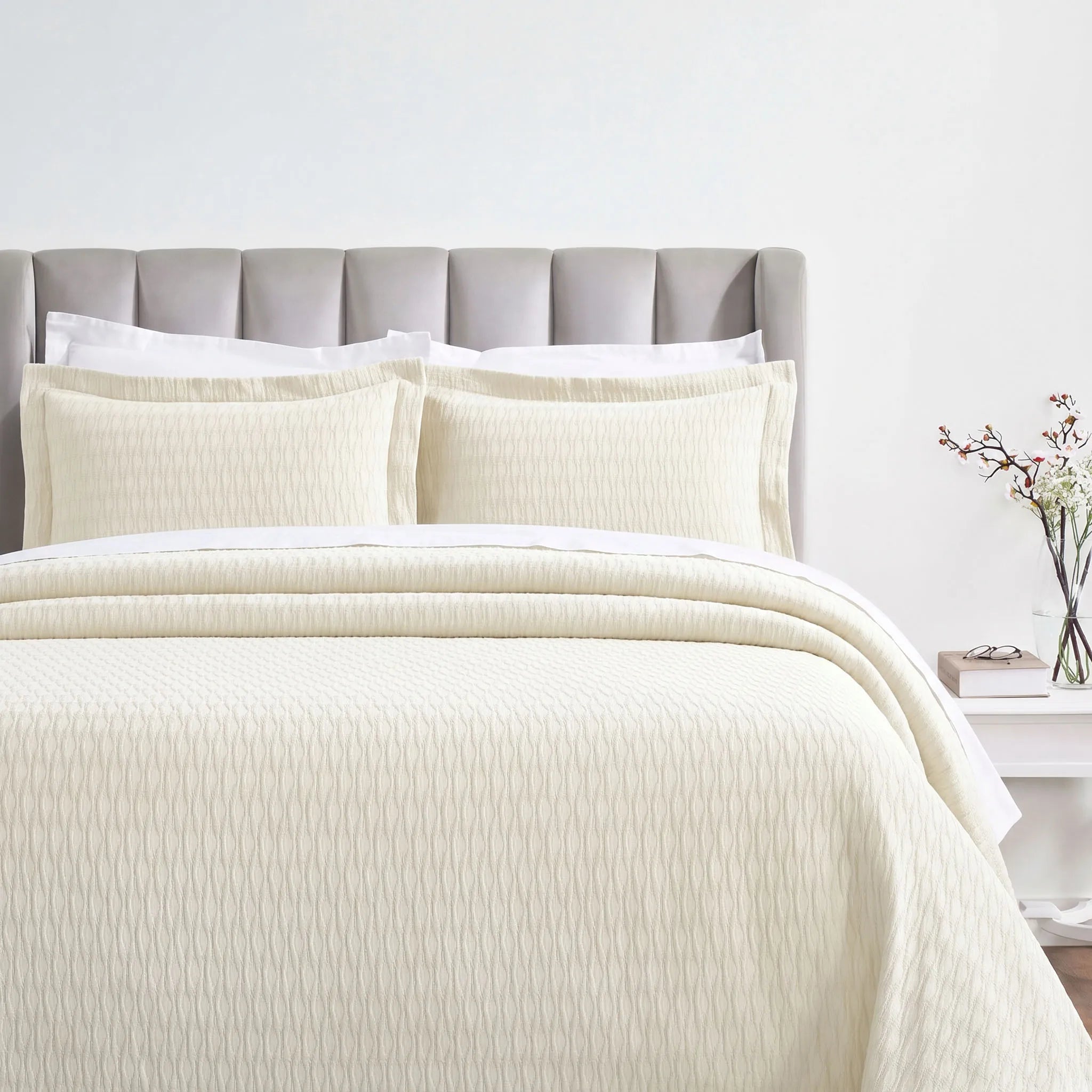 Calvert Cotton Medium Weight Geometric Matelasse Bedspread Set
