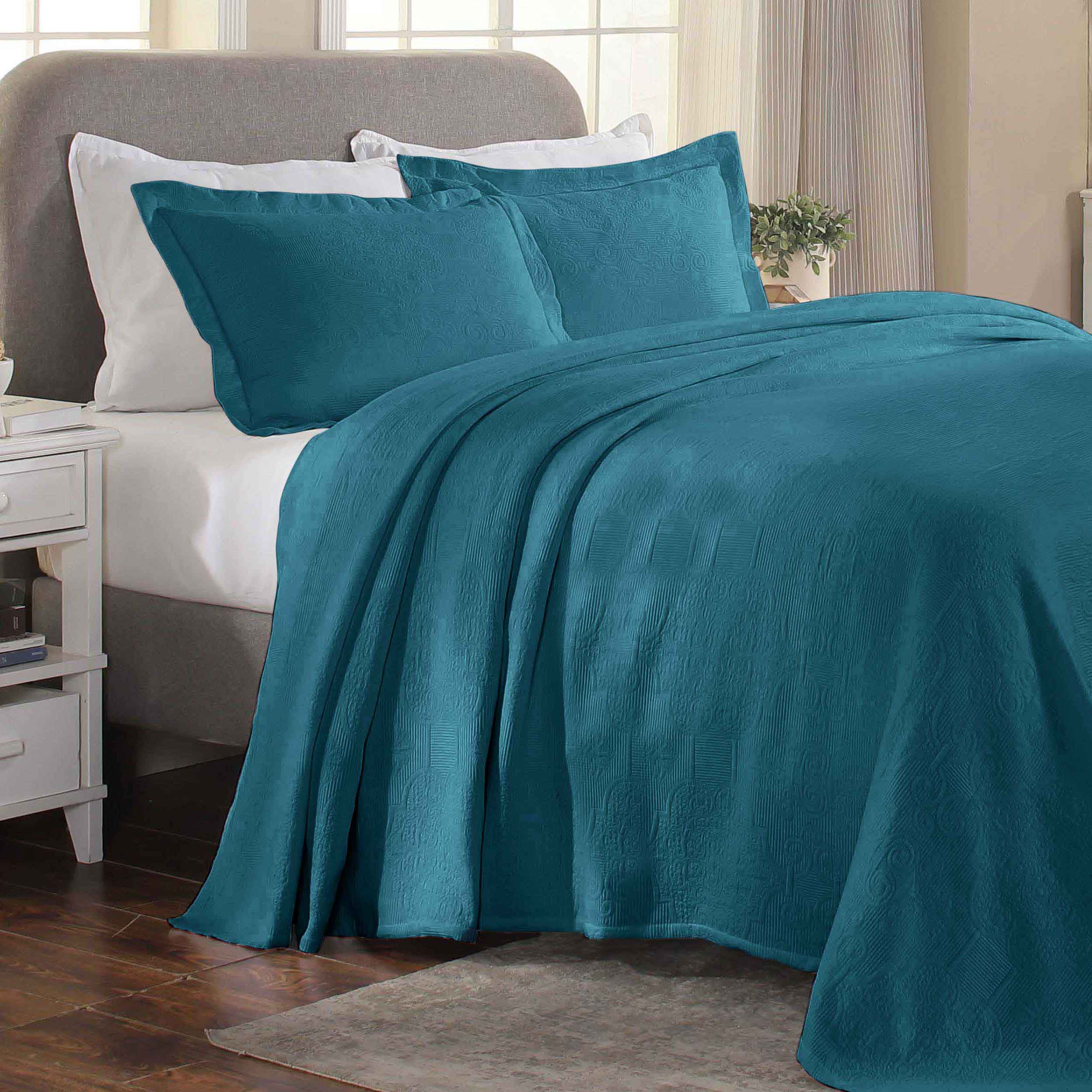 Florin Cotton Matelassé Weave Jacquard Scrolling Medallion Bedspread Set - Blue Nile Mills