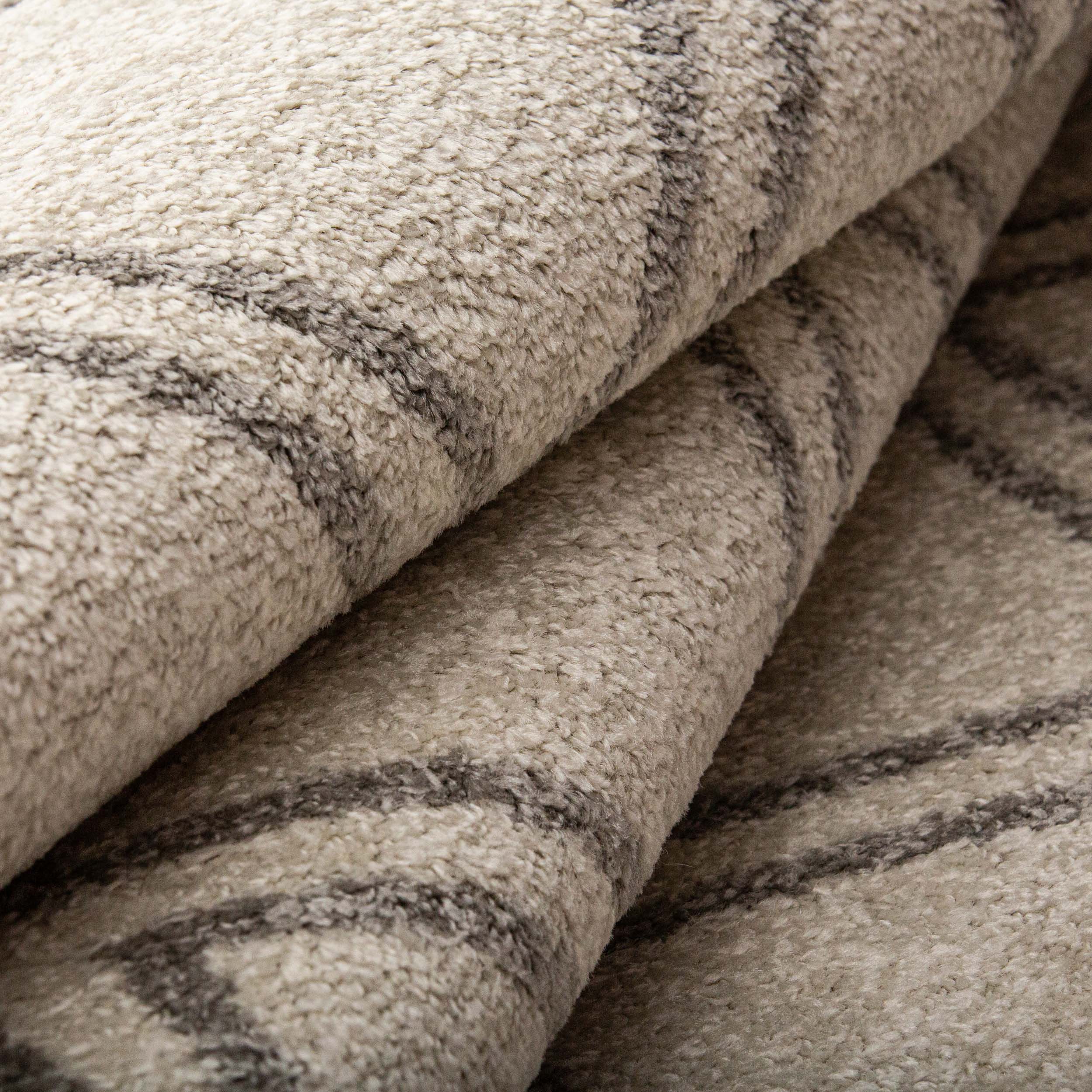 Hanleigh Diamond Geometric Lattice Indoor Area Rug Or Runner Rug - Blue Nile Mills