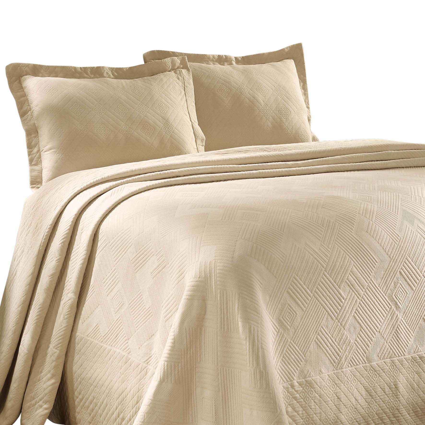 Geometric Fret Cotton Jacquard Matelasse Scalloped Bedspread Set - Blue Nile Mills