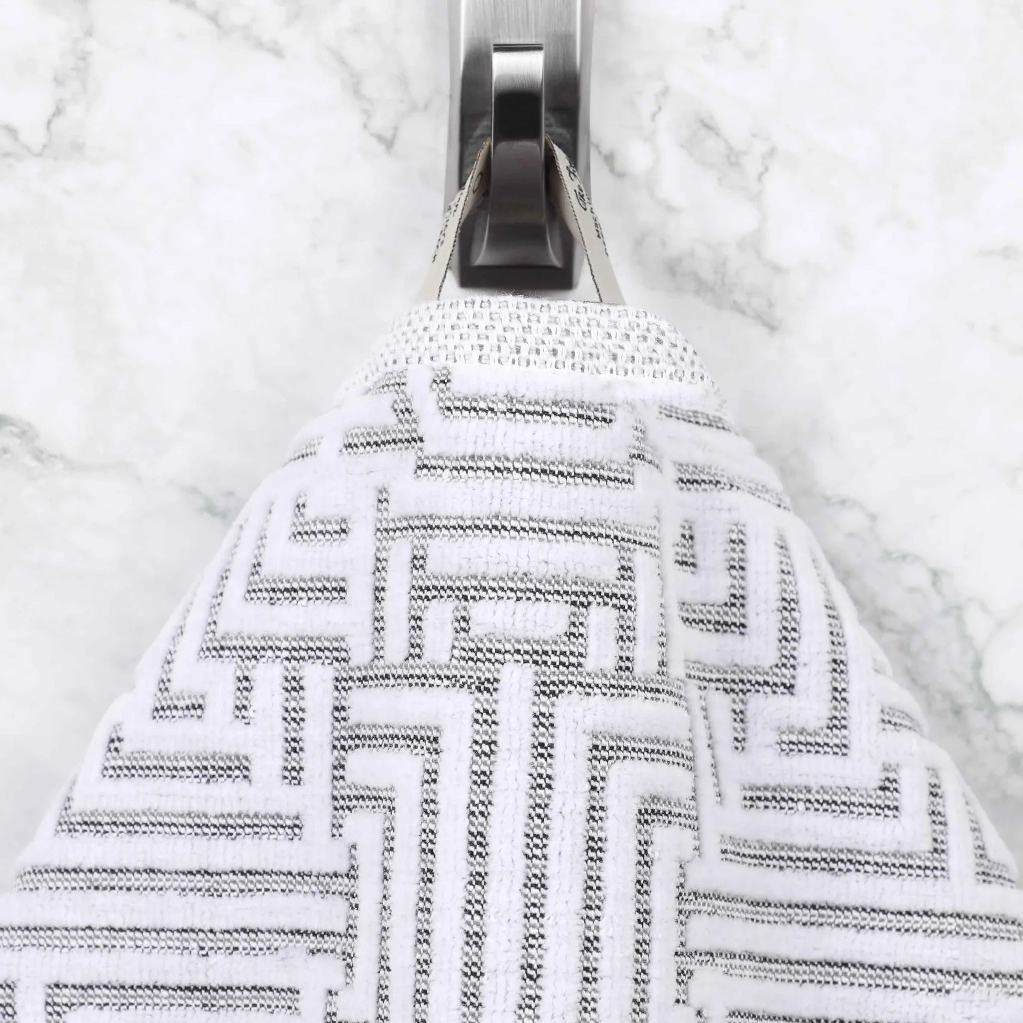 BNM Jasper Cotton Geometric Jacquard Plush Bath Towel Set 2-Piece