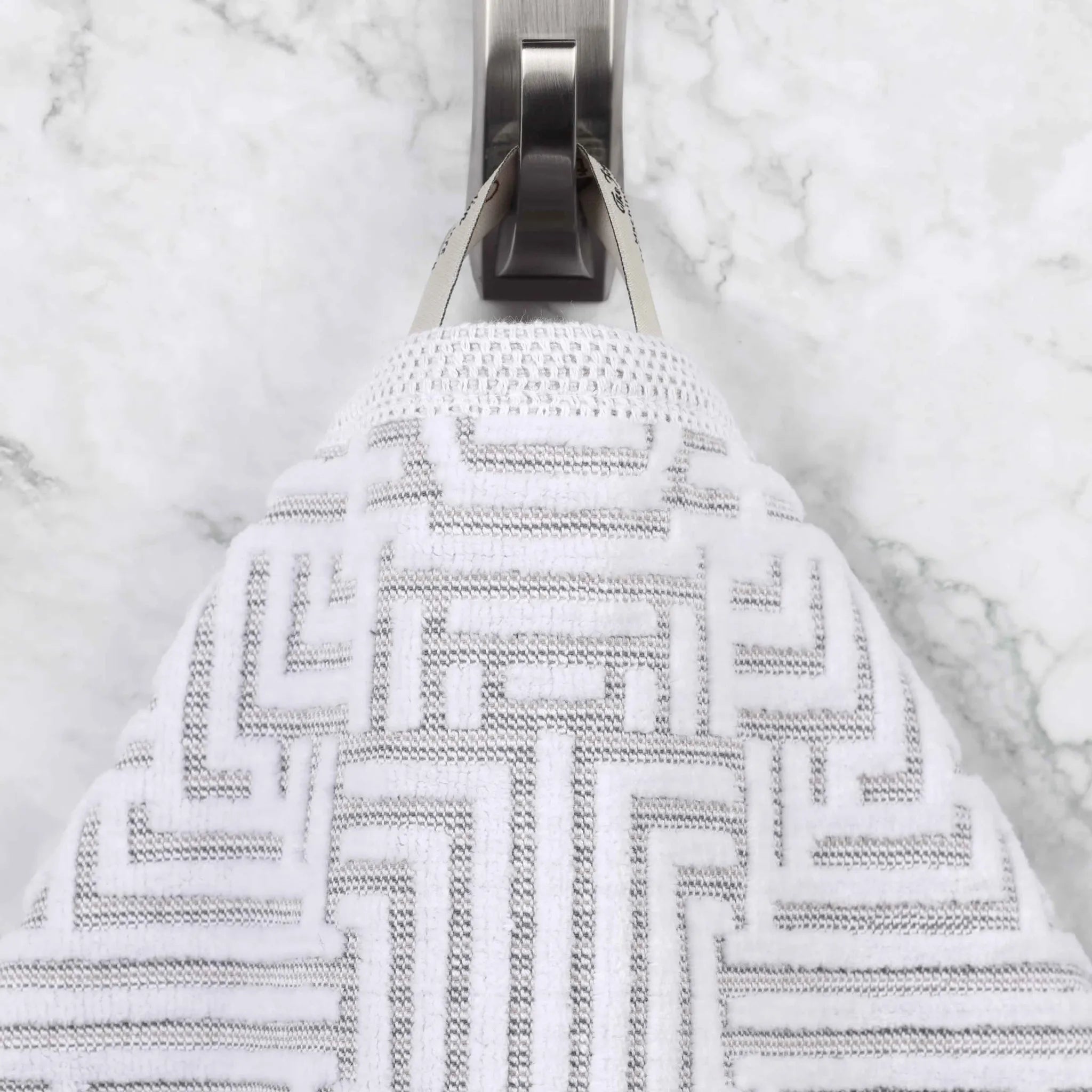 BNM Jasper Cotton Geometric Jacquard Plush Bath Towel Set 2-Piece