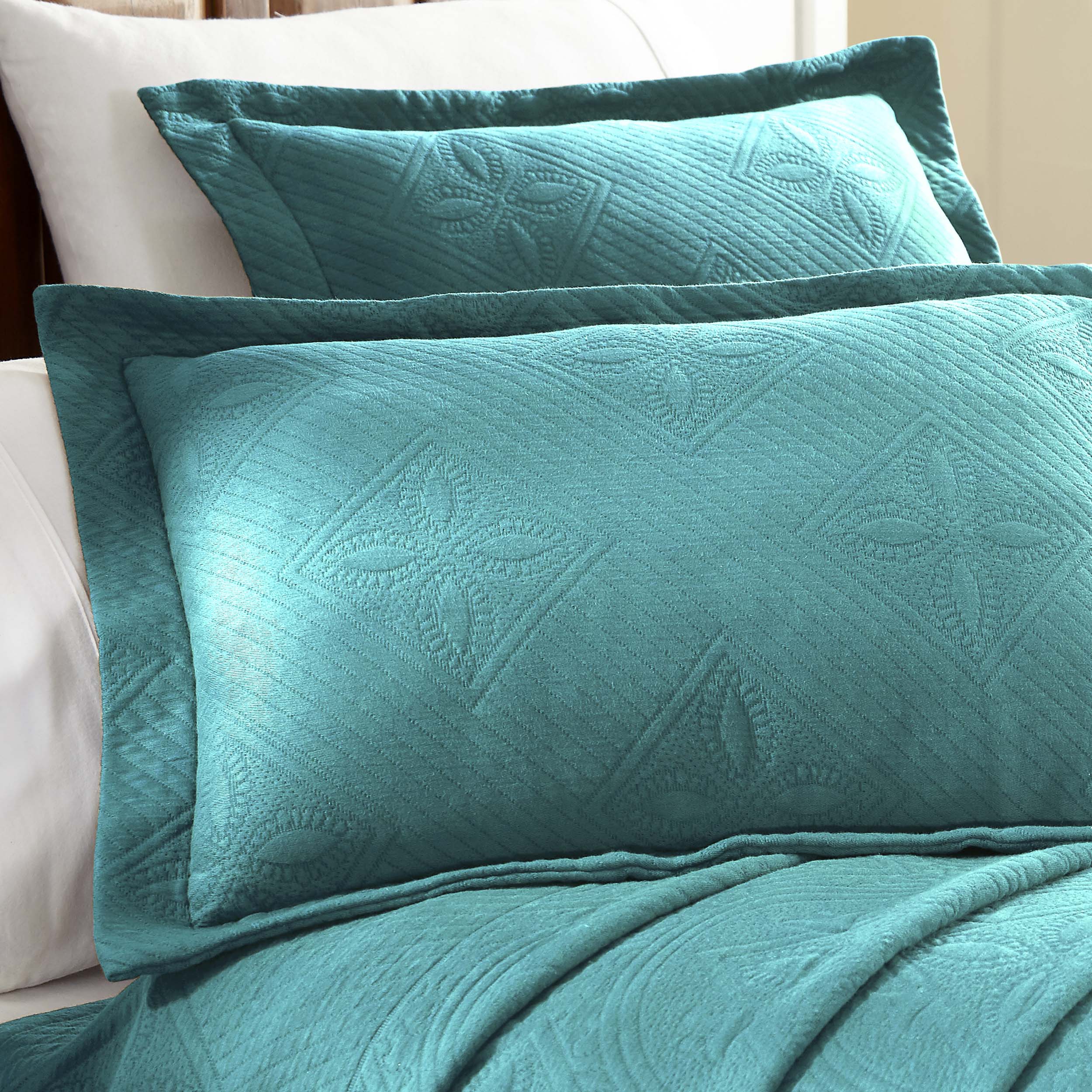 Celtic Circle Jacquard Matelasse Cotton Bedspread Set - Blue Nile Mills