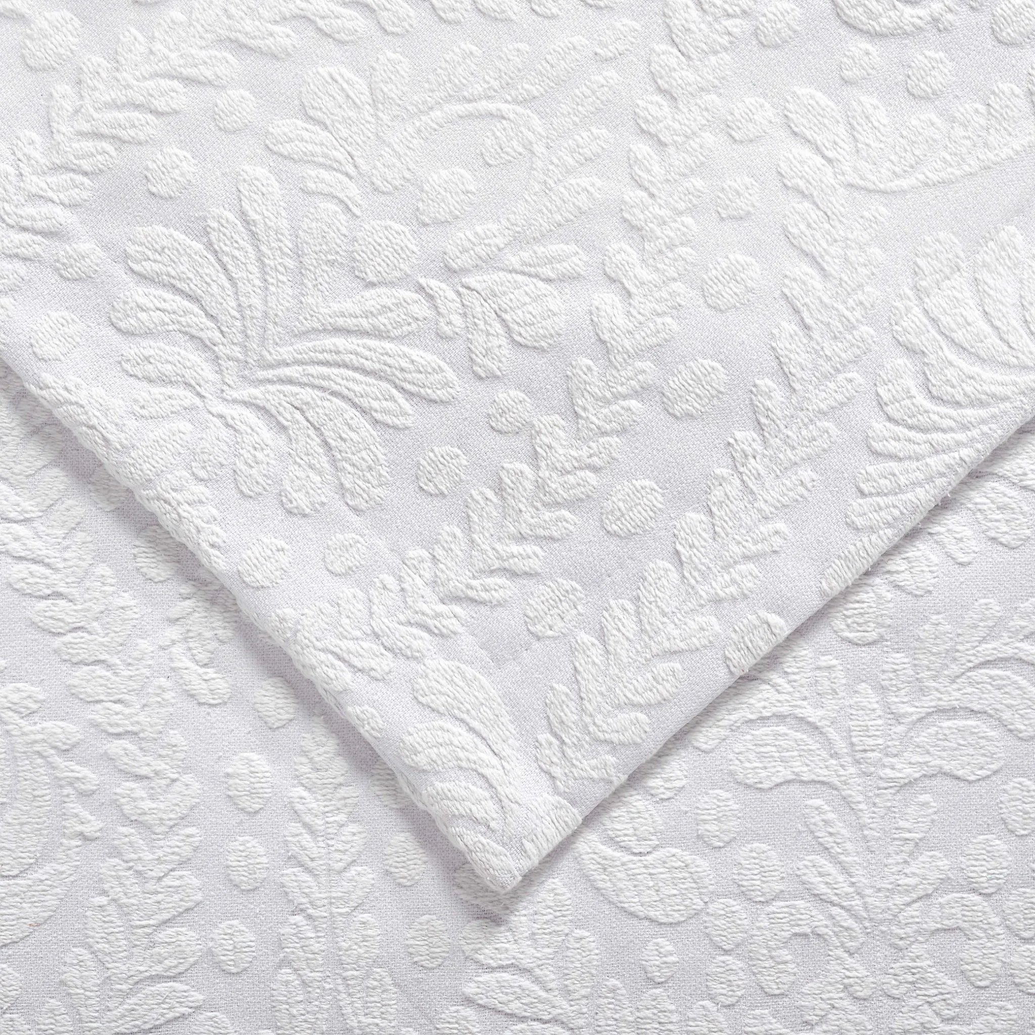 Aspen Cotton Blend Jacquard Woven Floral Scalloped Edges Bedspread Set