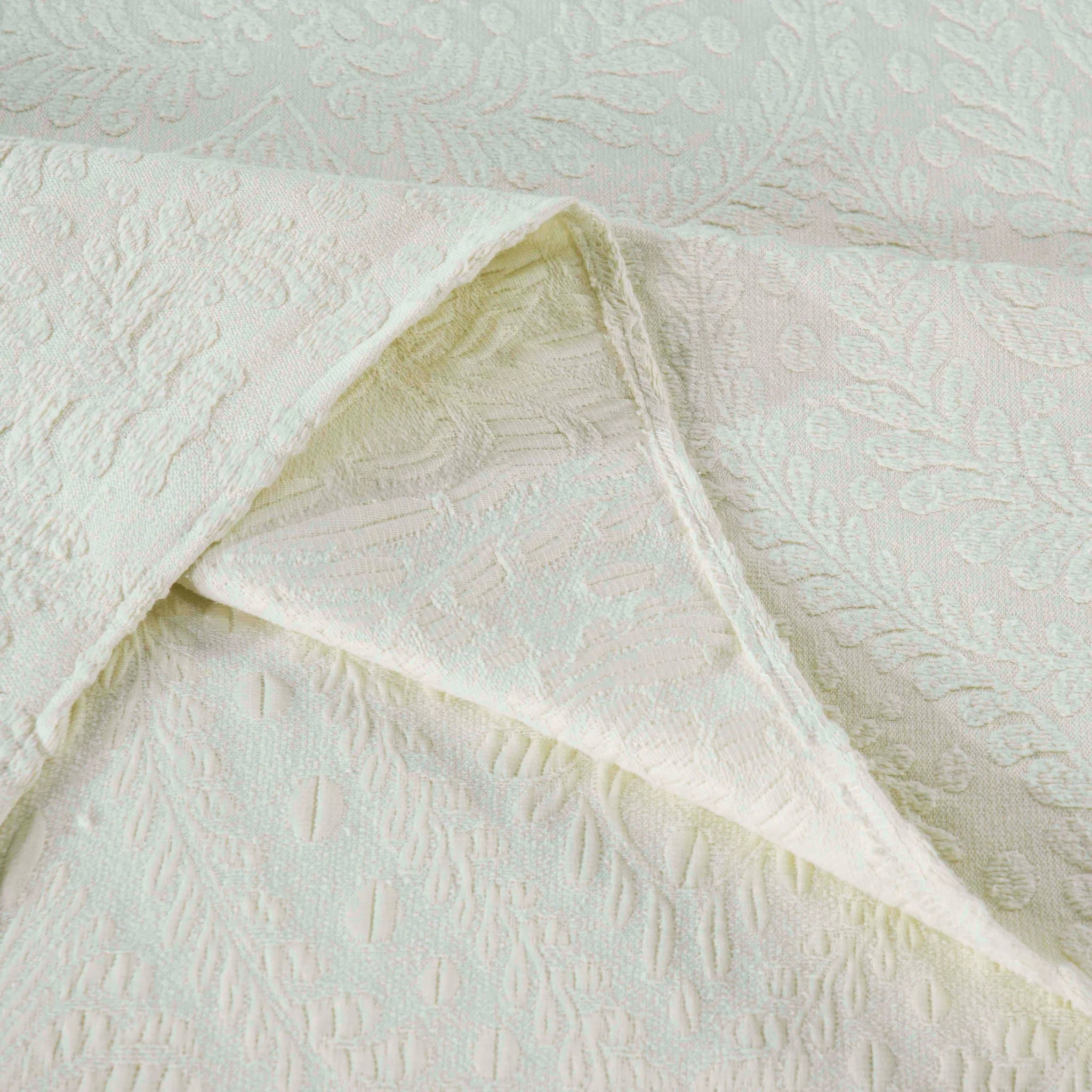 Aspen Cotton Blend Jacquard Woven Floral Scalloped Edges Bedspread Set