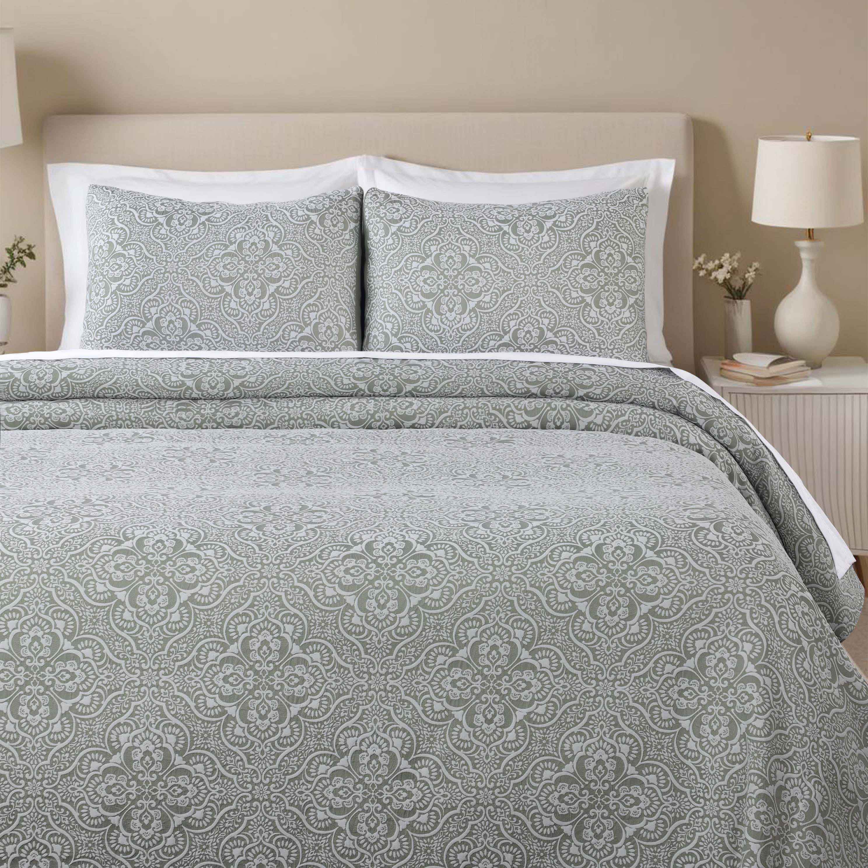 Enzy Medium Weight Floral Matelasse Bedspread and Sham Set - Blue Nile Mills