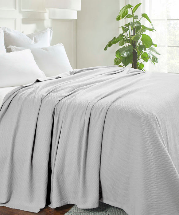 All-Season Chevron Cotton Bed Blanket & Sofa Throw - Silver