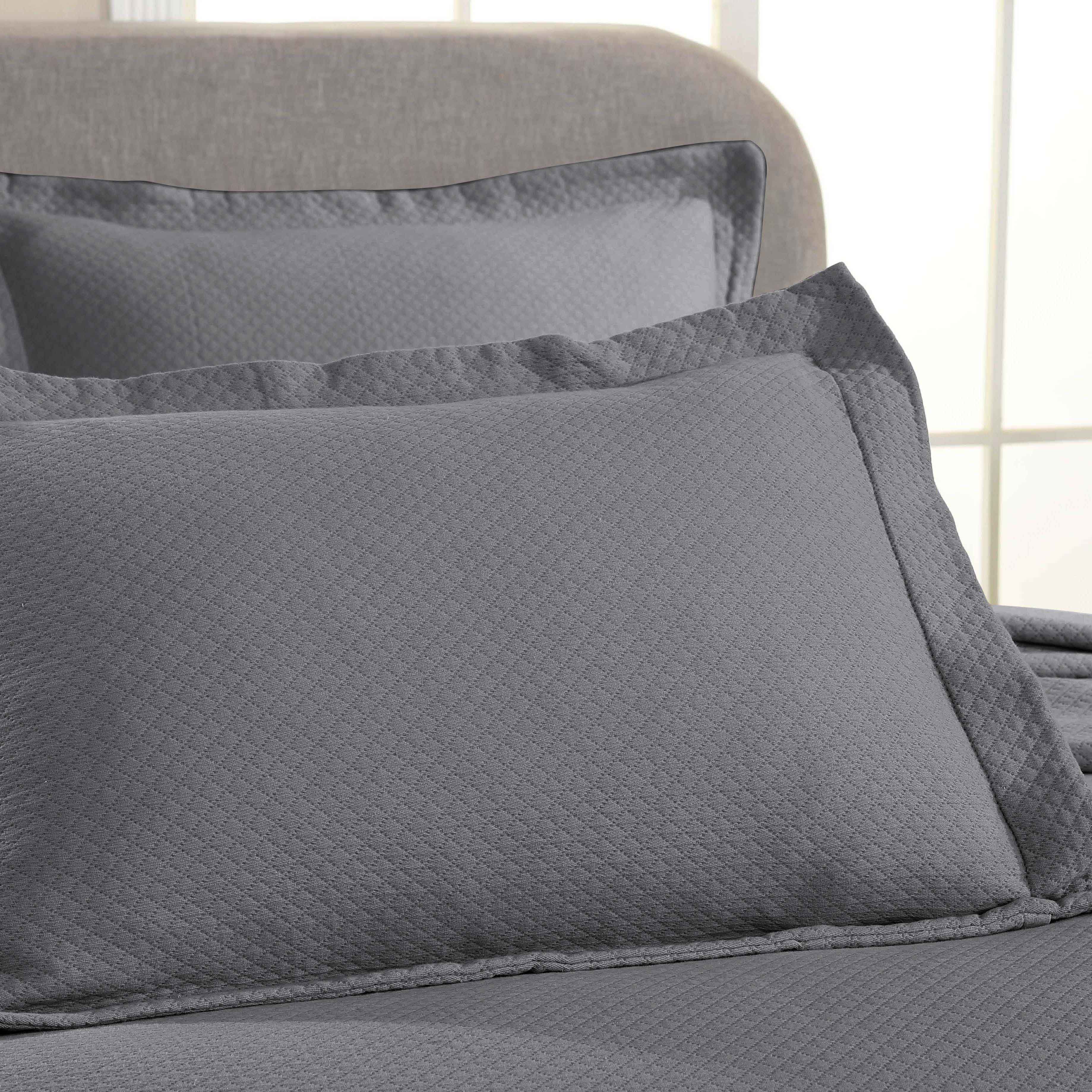 Jacquard Matelassé Cotton Diamond Solitaire Bedspread Set - Blue Nile Mills