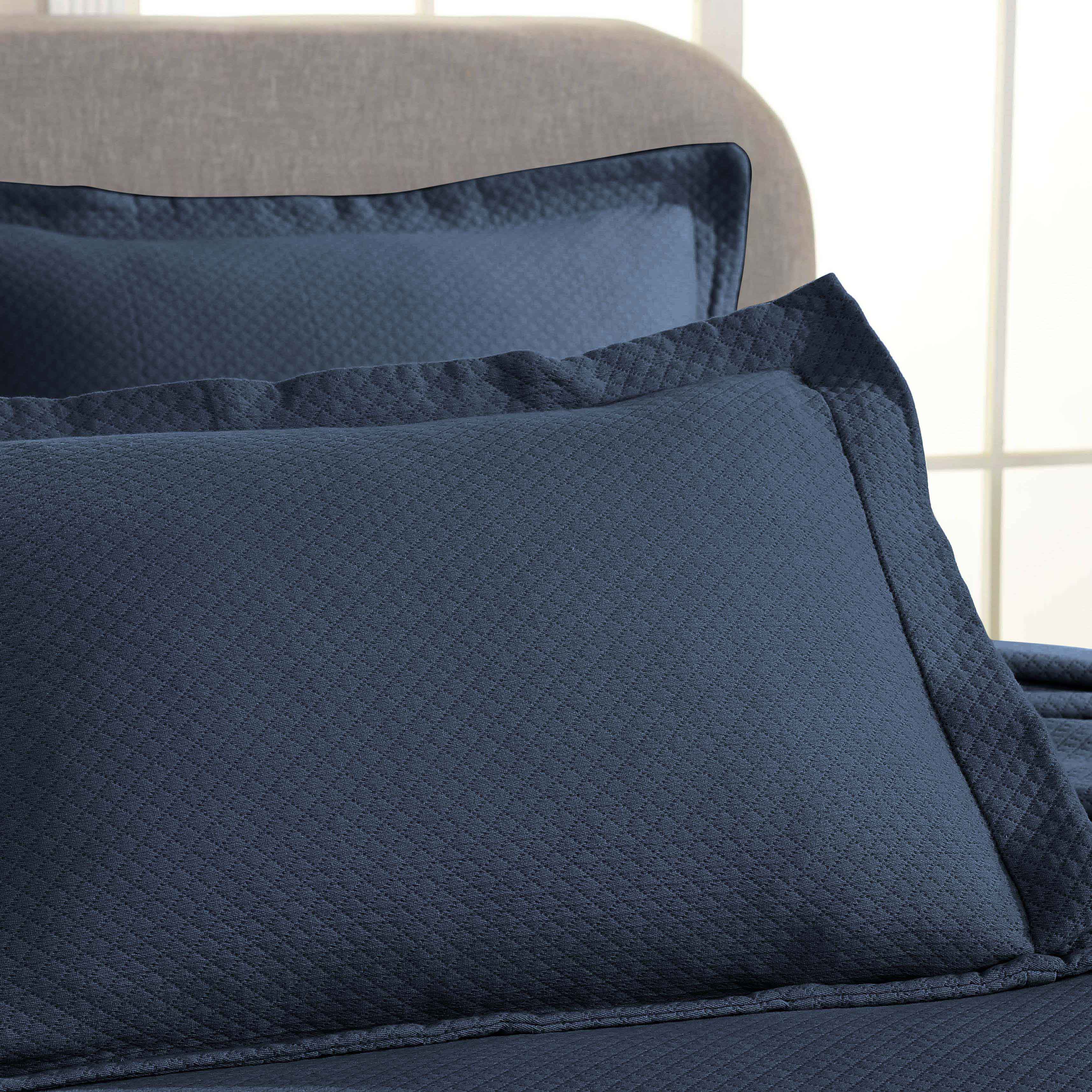 Jacquard Matelassé Cotton Diamond Solitaire Bedspread Set - Blue Nile Mills