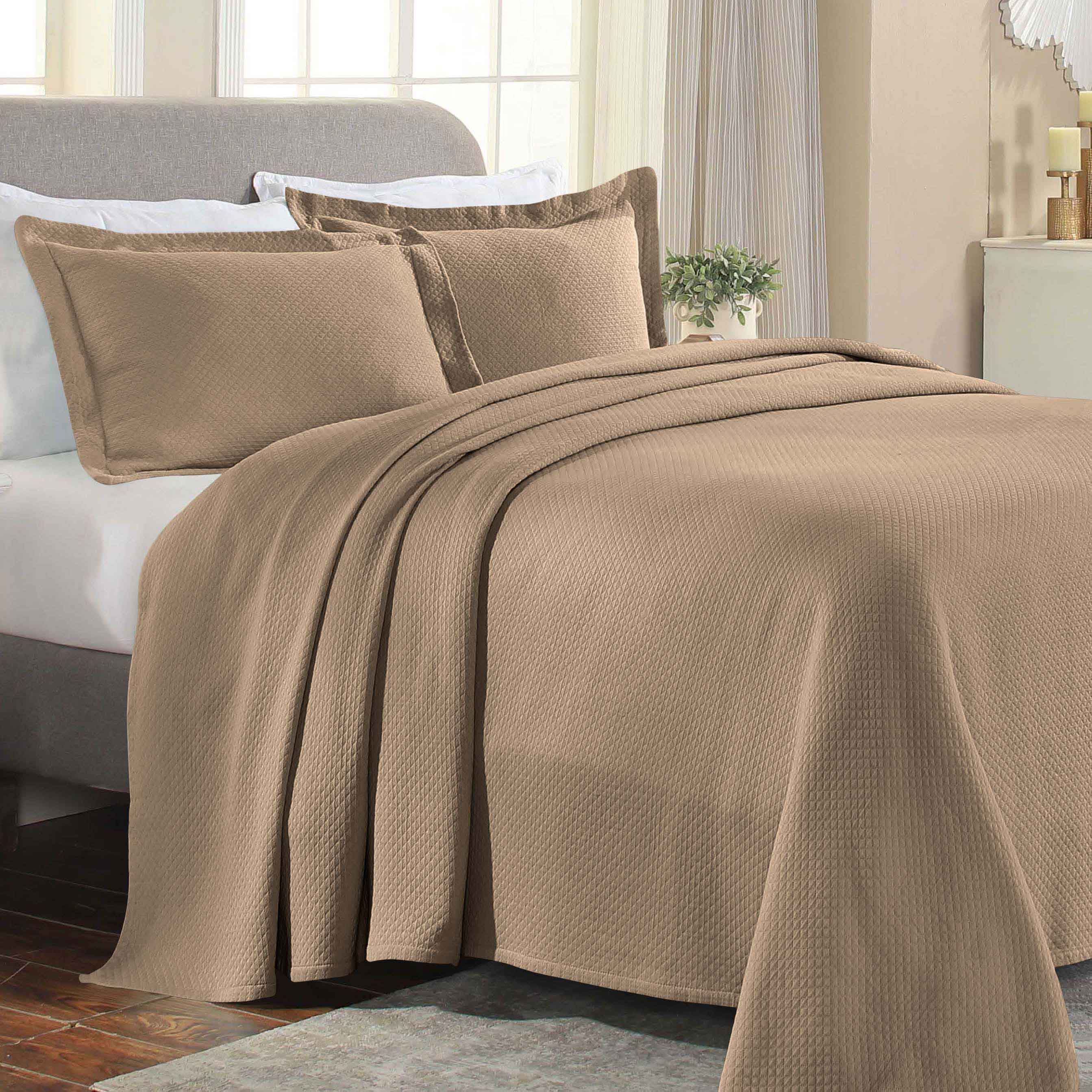 Jacquard Matelassé Cotton Diamond Solitaire Bedspread Set - Blue Nile Mills