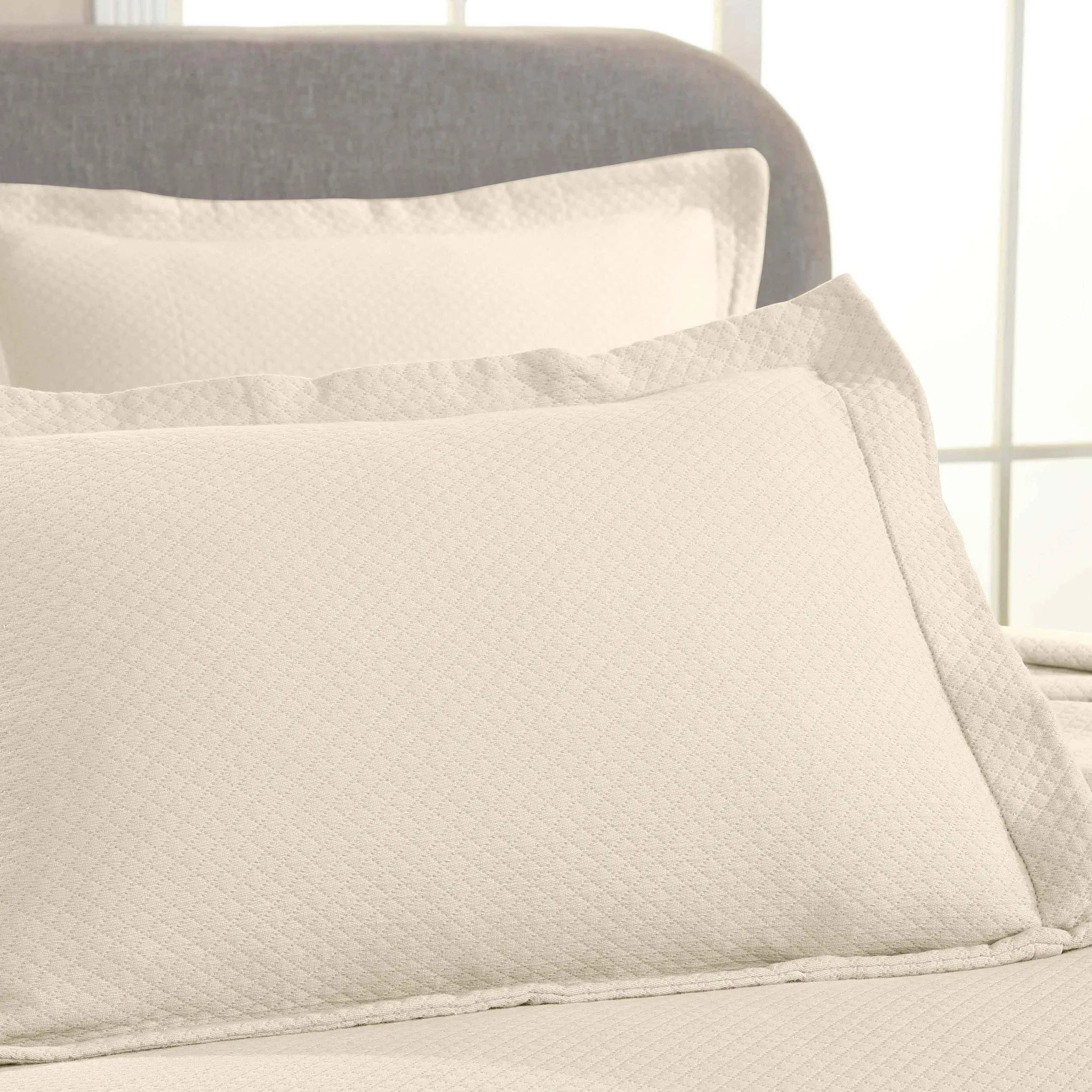 Jacquard Matelassé Cotton Diamond Solitaire Bedspread Set