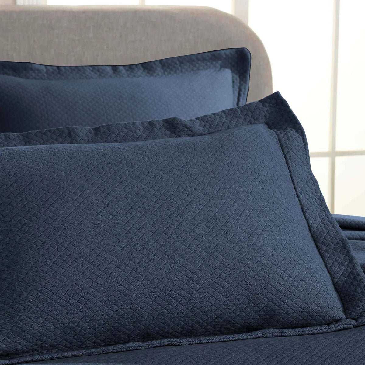 Jacquard Matelassé Cotton Diamond Solitaire Bedspread Set