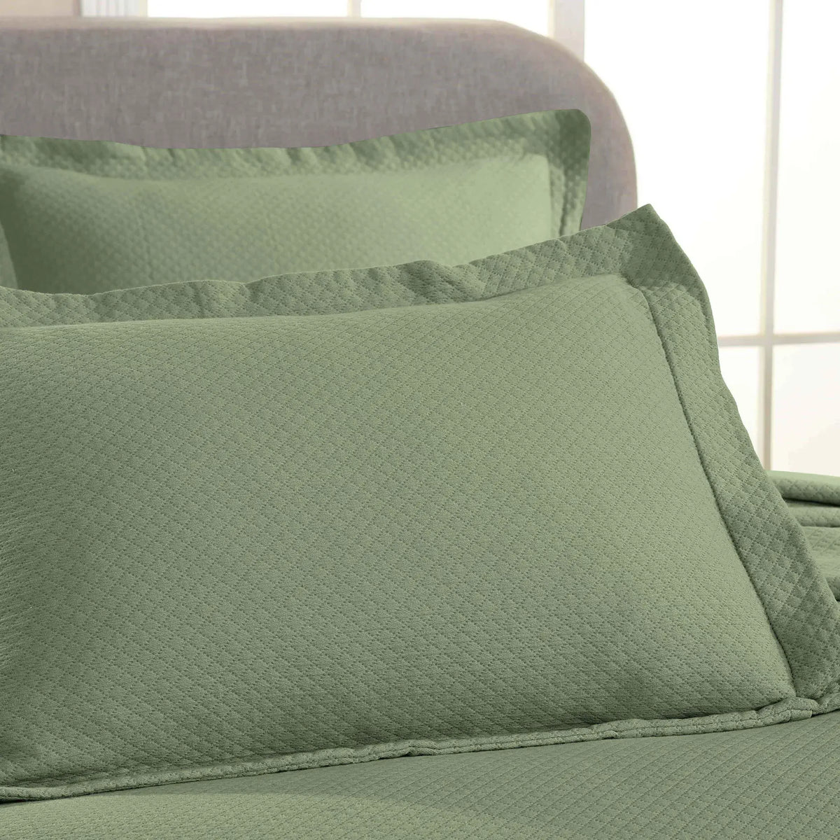 Jacquard Matelassé Cotton Diamond Solitaire Bedspread Set