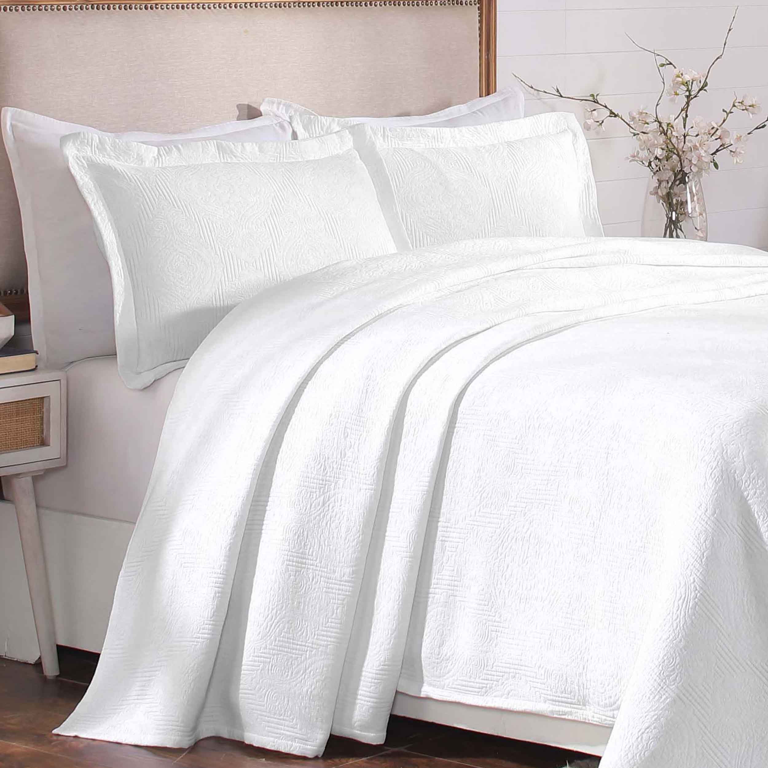 Victory Cotton Matelasse Scrolling Medallion Airy Bedspread Set - Blue Nile Mills