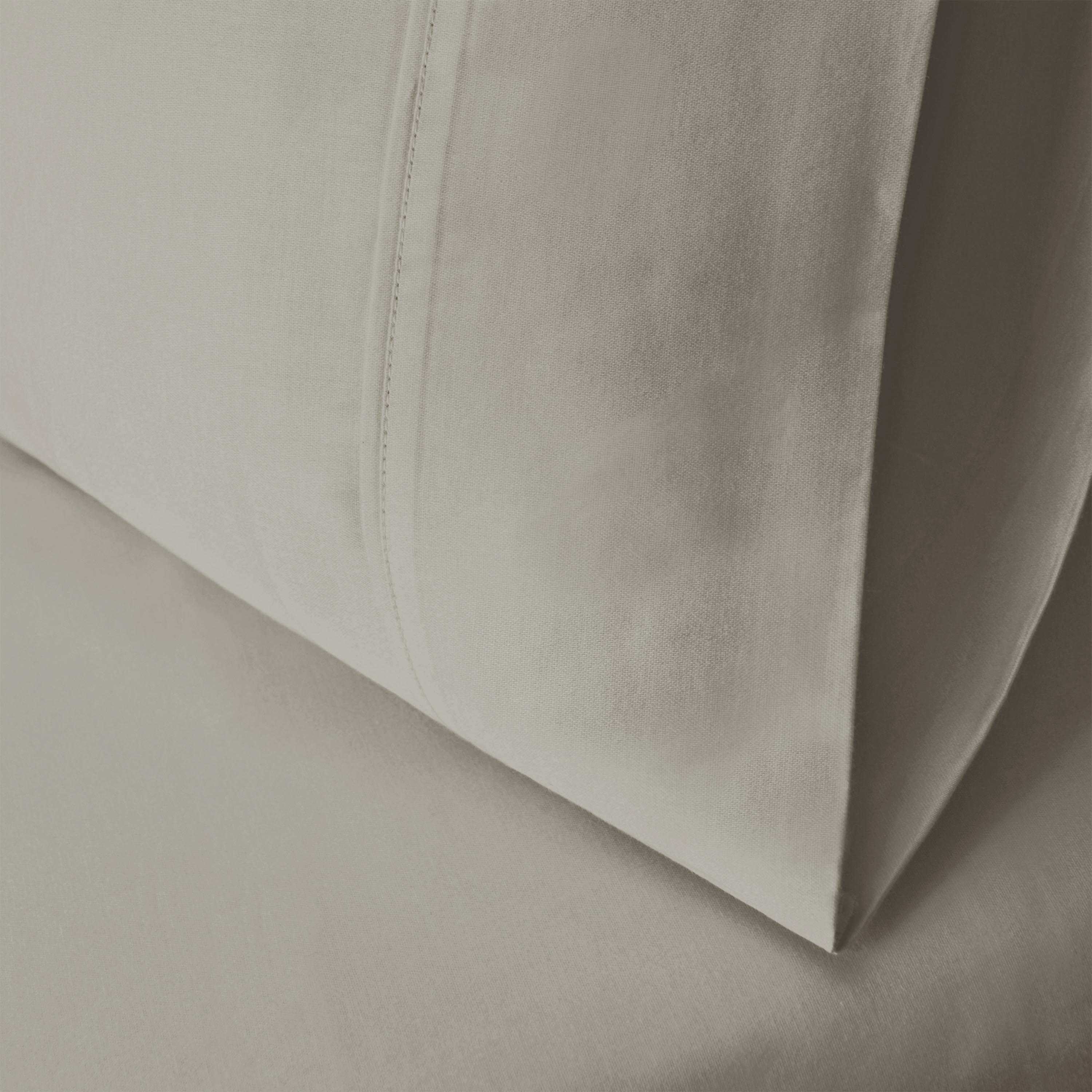 600 Thread Count Cotton Blend Solid Pillowcase Set - Blue Nile Mills