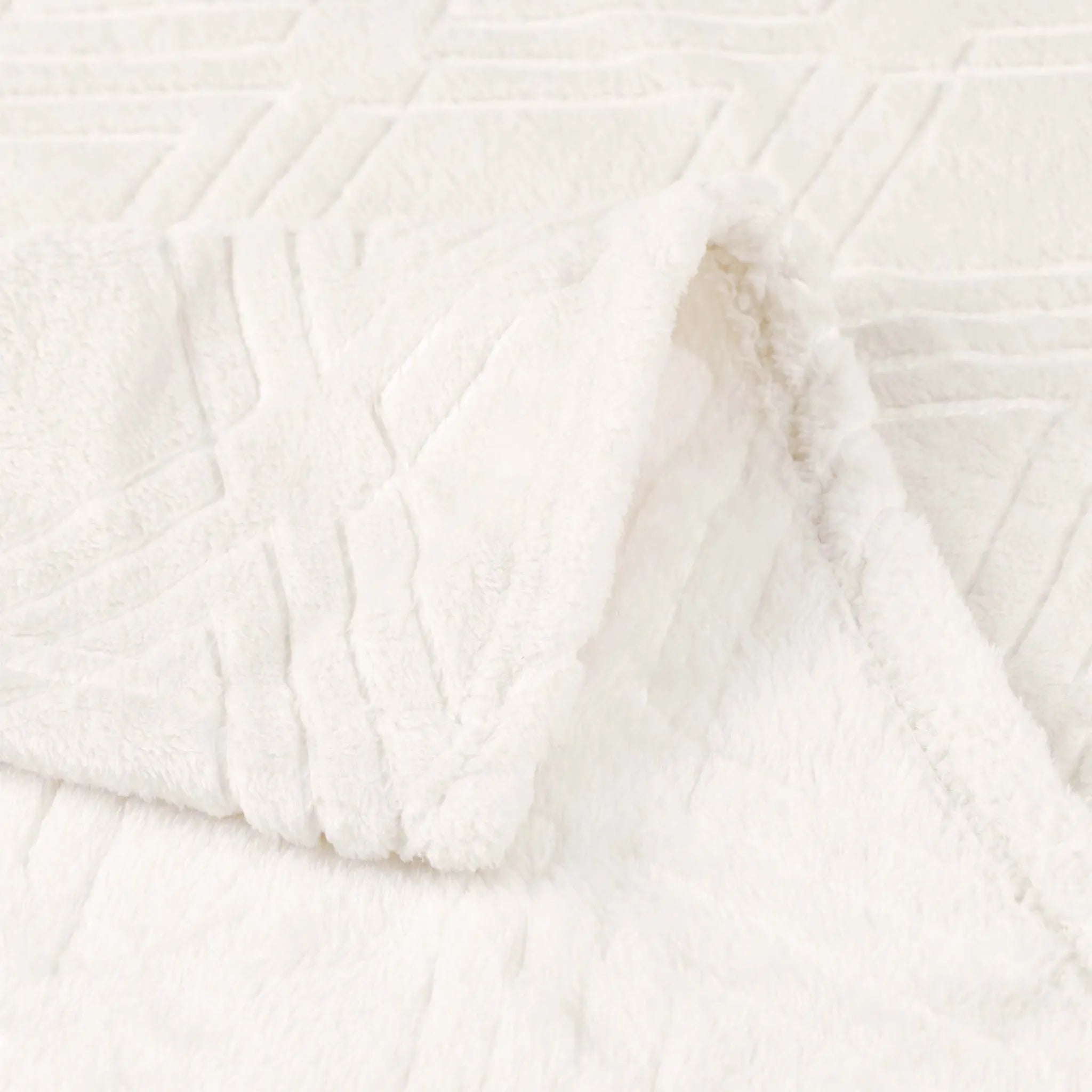 Alaska Diamond Plush Fleece Ultra-Soft Blanket