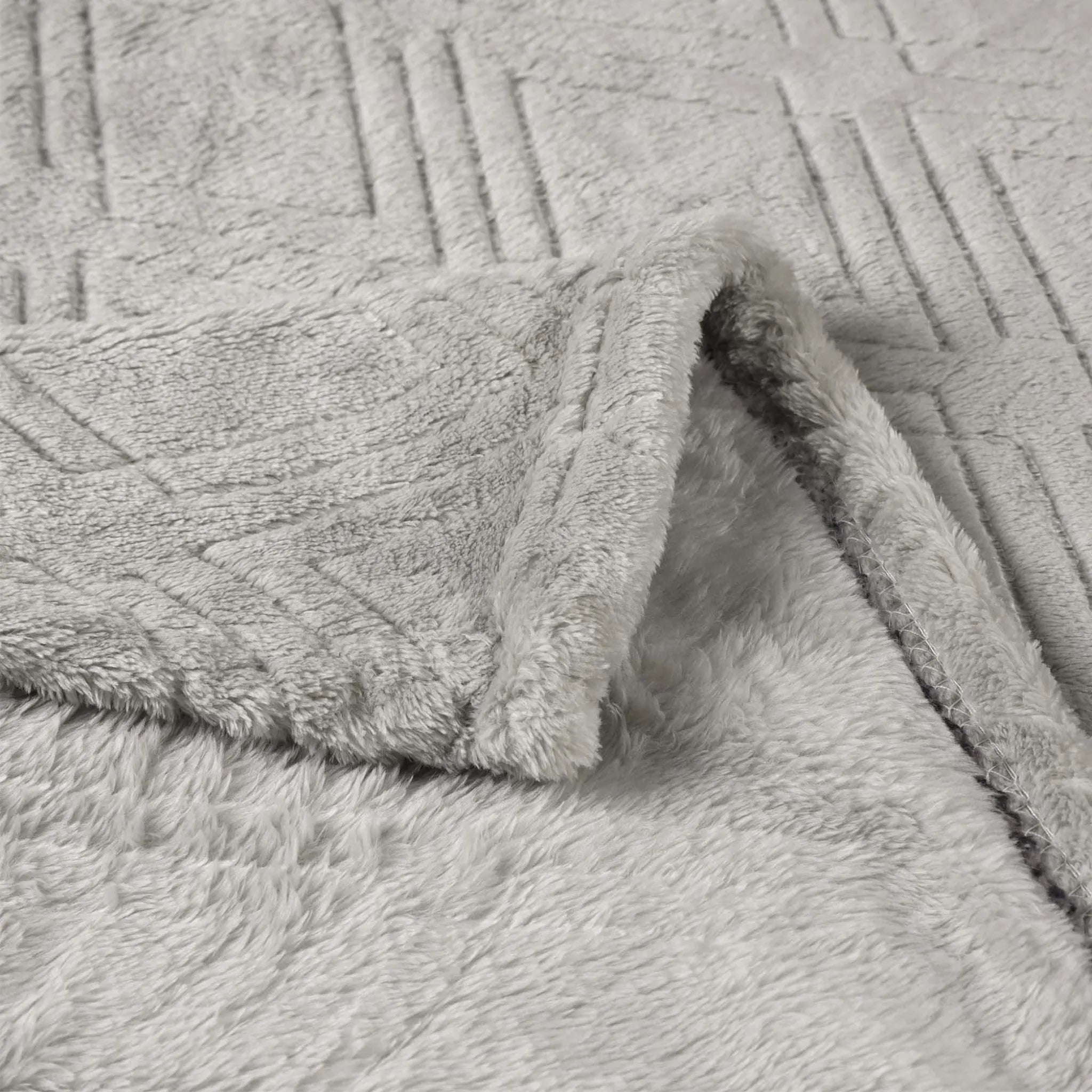 Alaska Diamond Plush Fleece Ultra-Soft Blanket