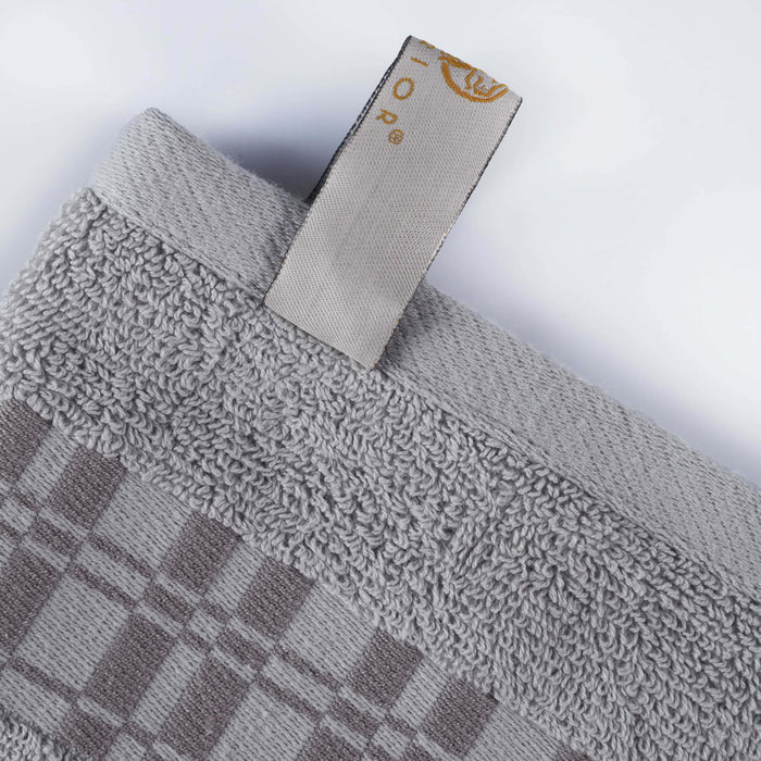 Cotton Geometric Embroidered Jacquard Border 4 Piece Bath Towel Set - Chrome