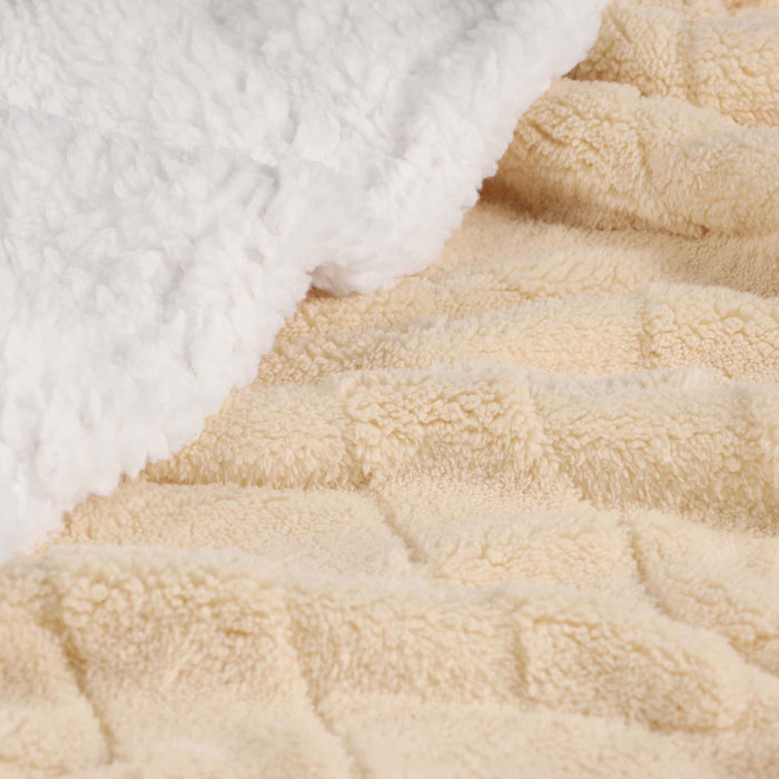 Nuuk Reversible Jacquard Lattice Plush Sherpa Fleece Blanket