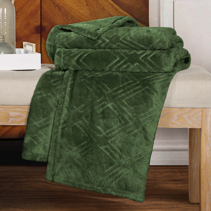 Alaska Diamond Plush Fleece Ultra-Soft Blanket