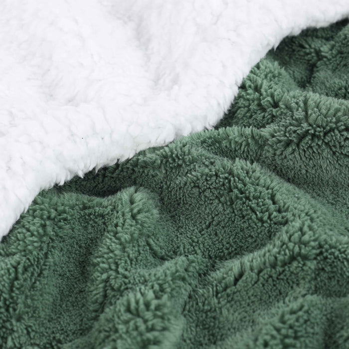 Nuuk Reversible Jacquard Lattice Plush Sherpa Fleece Blanket