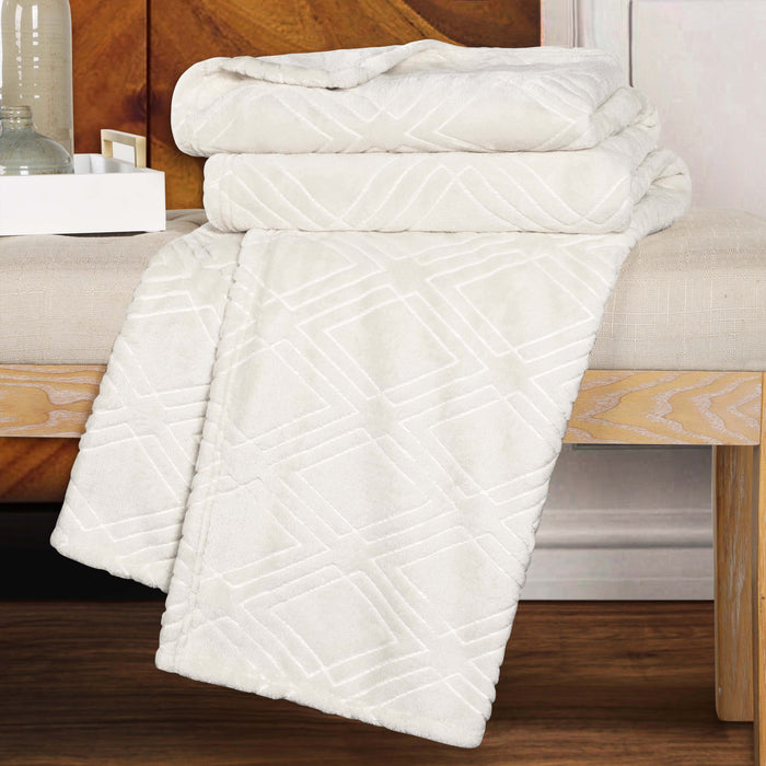 Alaska Diamond Plush Fleece Ultra-Soft Blanket