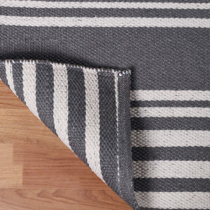 Kadin Modern Striped Indoor/ Outdoor Area Rug - Grey
