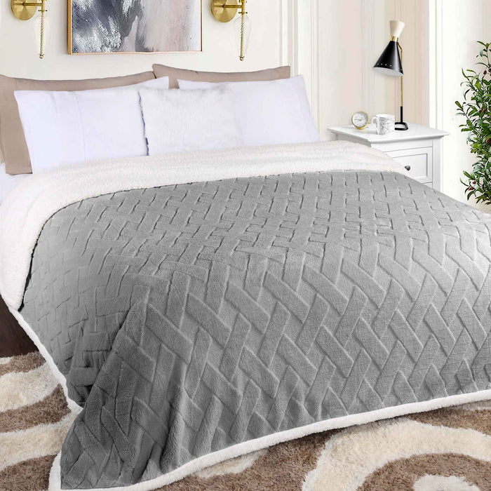 Nuuk Reversible Jacquard Lattice Plush Sherpa Fleece Blanket