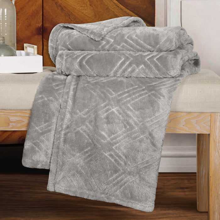 Alaska Diamond Plush Fleece Ultra-Soft Blanket