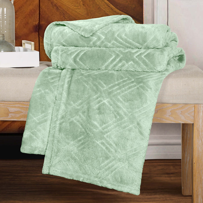 Alaska Diamond Plush Fleece Ultra-Soft Blanket