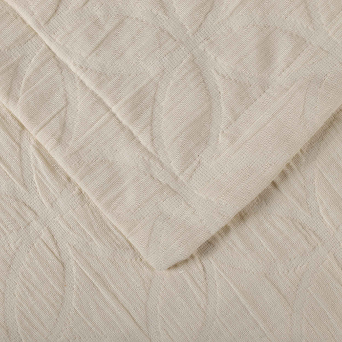 Serenity Cotton Matelasse Weave Jacquard Celtic Circle Bedspread Set - Ivory