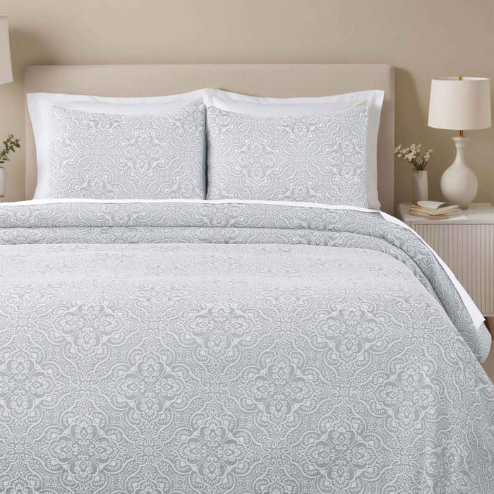 Enzy Medium Weight Floral Matelasse Bedspread and Sham Set