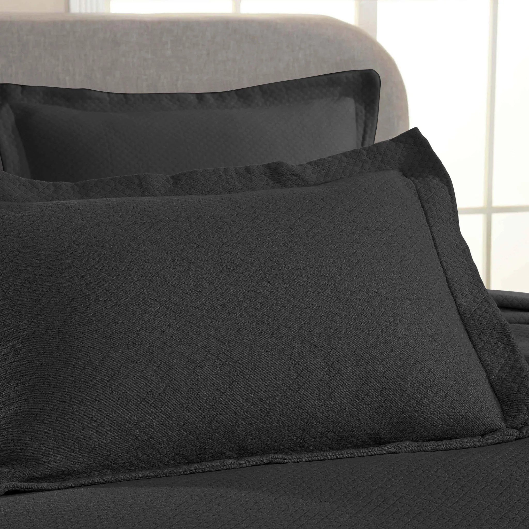 Jacquard Matelassé Cotton Diamond Solitaire Bedspread Set