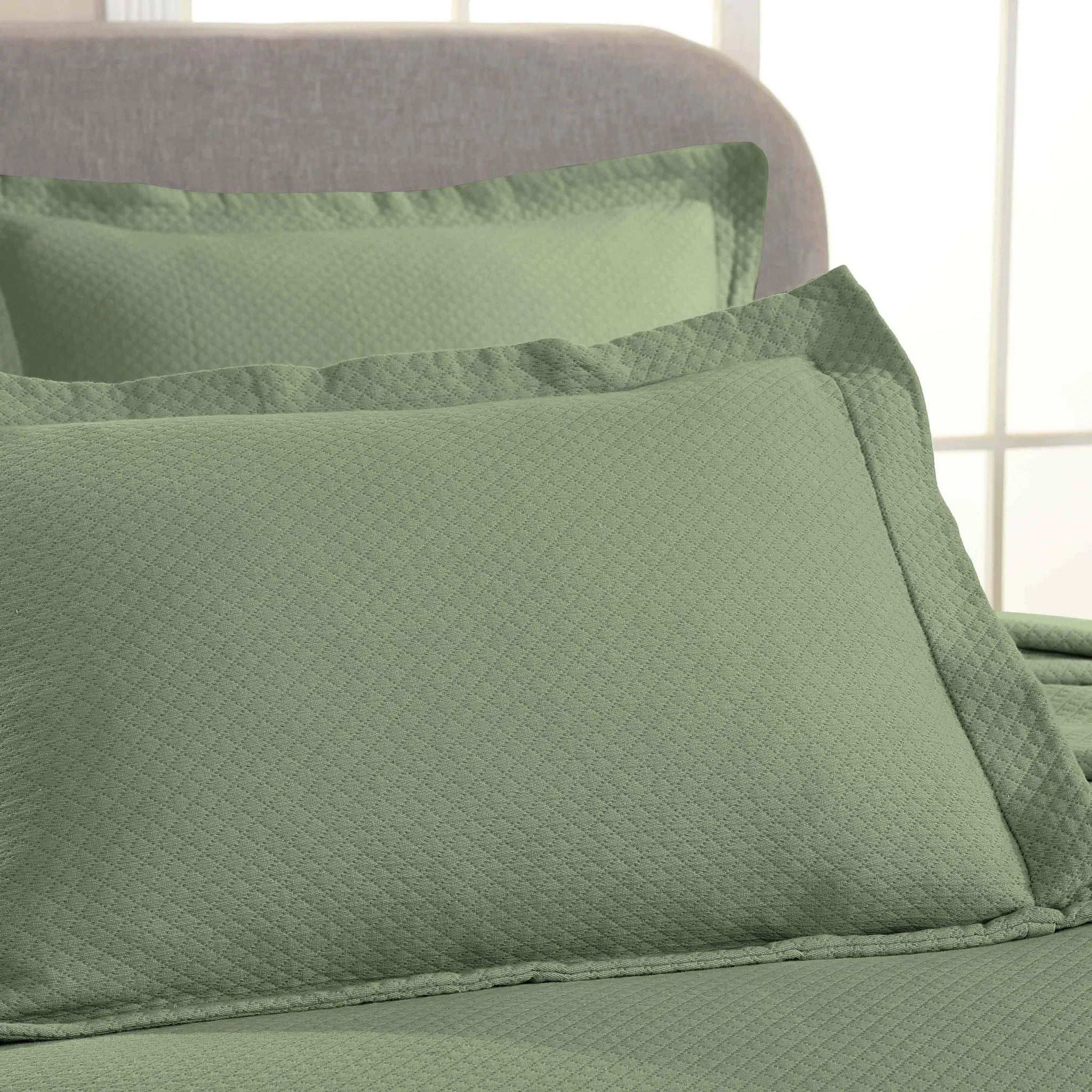 Jacquard Matelassé Cotton Diamond Solitaire Bedspread Set
