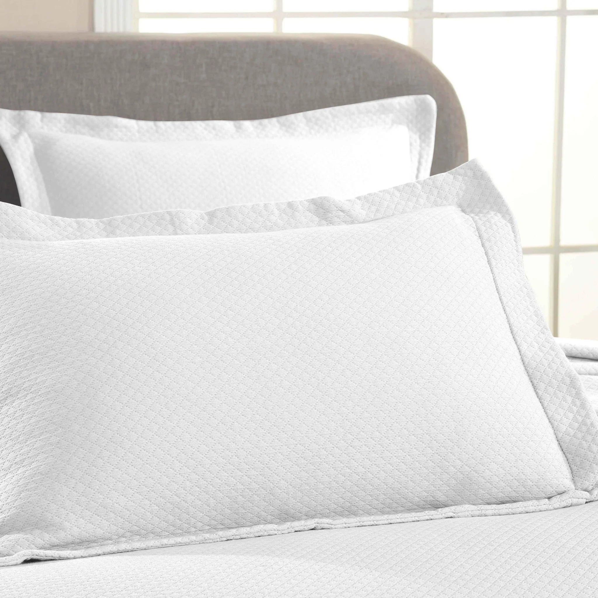 Jacquard Matelassé Cotton Diamond Solitaire Bedspread Set