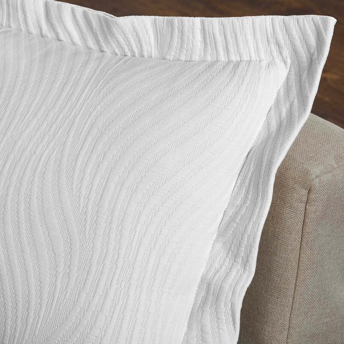 Cascade Cotton Jacquard Matelassé 3-Piece Bedspread Set - White