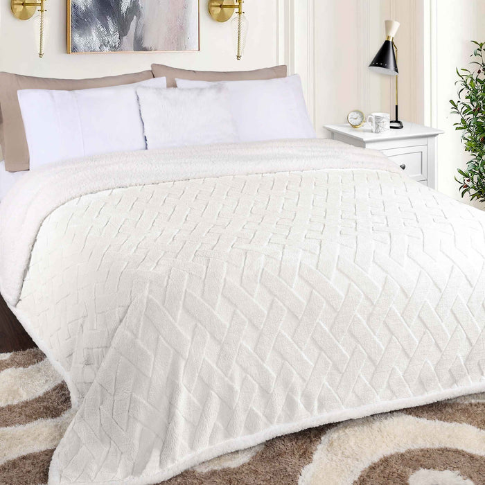 Nuuk Reversible Jacquard Lattice Plush Sherpa Fleece Blanket