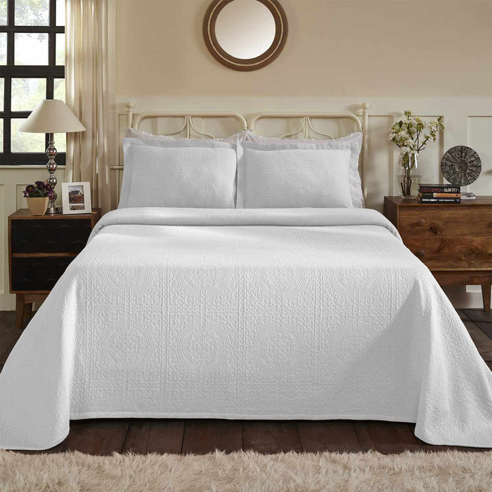 100% Cotton Jacquard Matelassé Fleur De Lis Bedspread Set - White